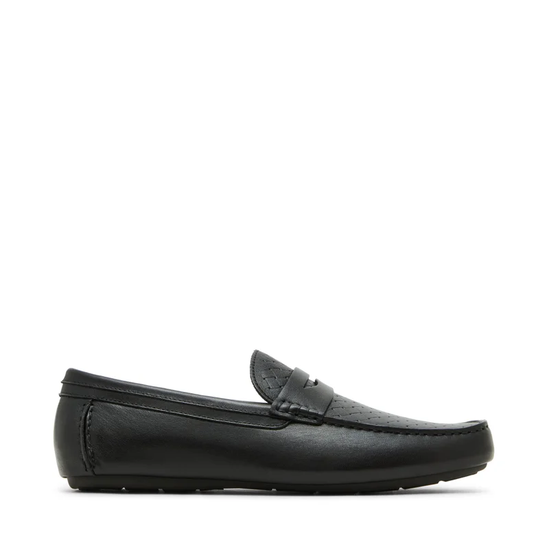 STEVE MADDEN Kriston Textured Round Toe Loafers