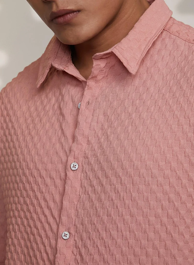 Campus Sutra Men's Blush Pink Cubic-Textured Oversized Shirt