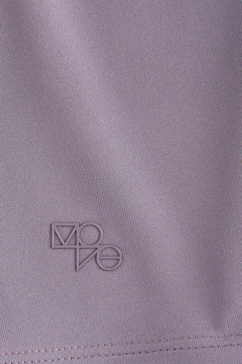 اتش اند ام بلوزة رياضية من نسيج دراي موف