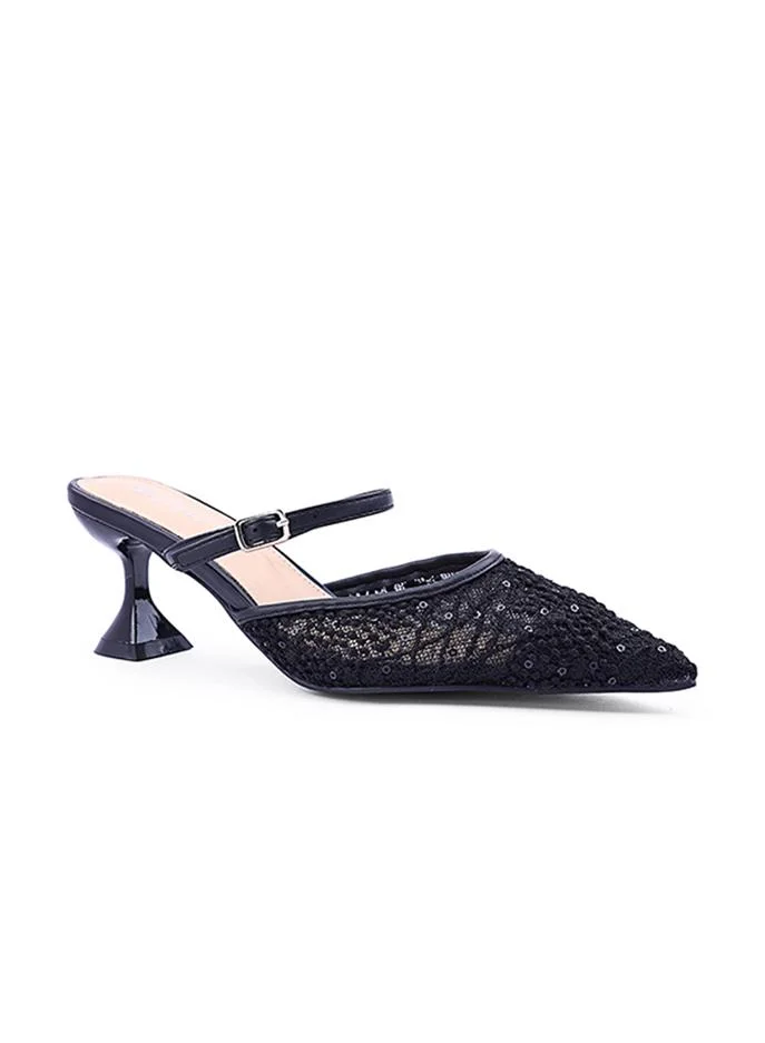 Stylish heel shoes that elevate any outfit.