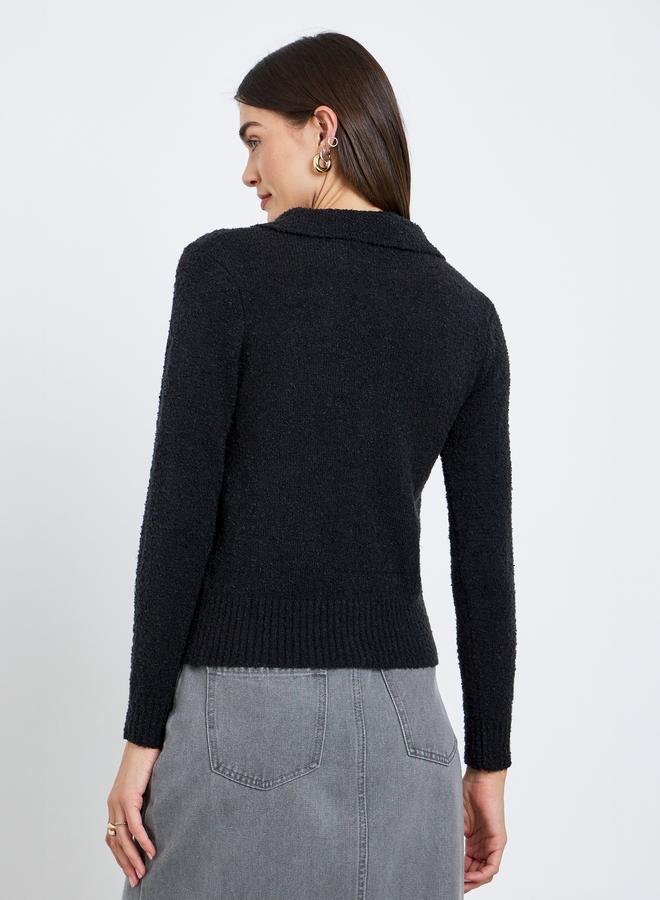 ستايلي بلوزة بتفاصيل بارزة الملمس مع أزرار - Image 4