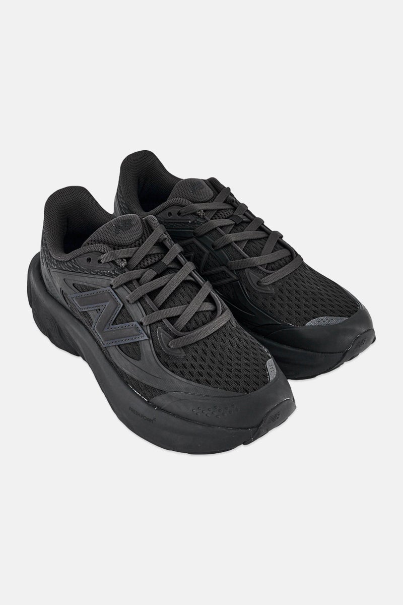 New Balance Kids Boy Medium UTRNWD Lace Up Running Shoes, Black - Image 2