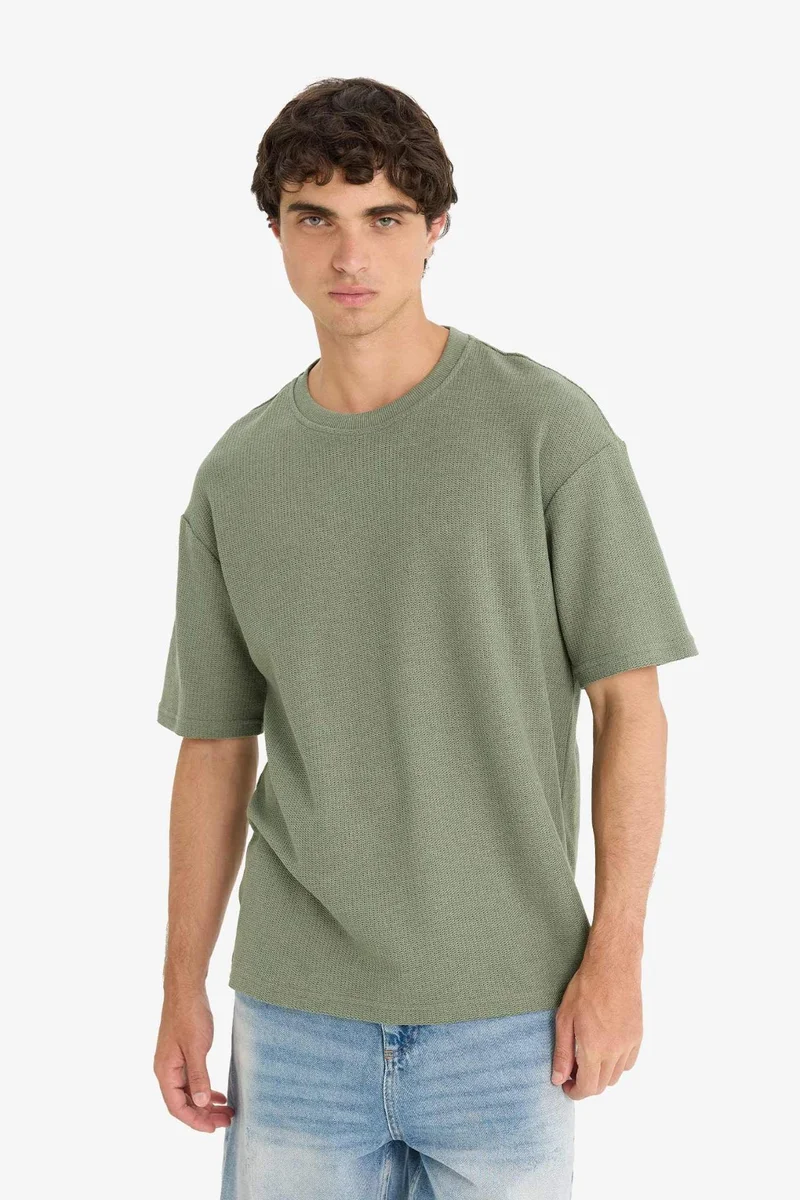 DeFacto Boxy Fit Crew Neck Textured Short Sleeve T-Shirt