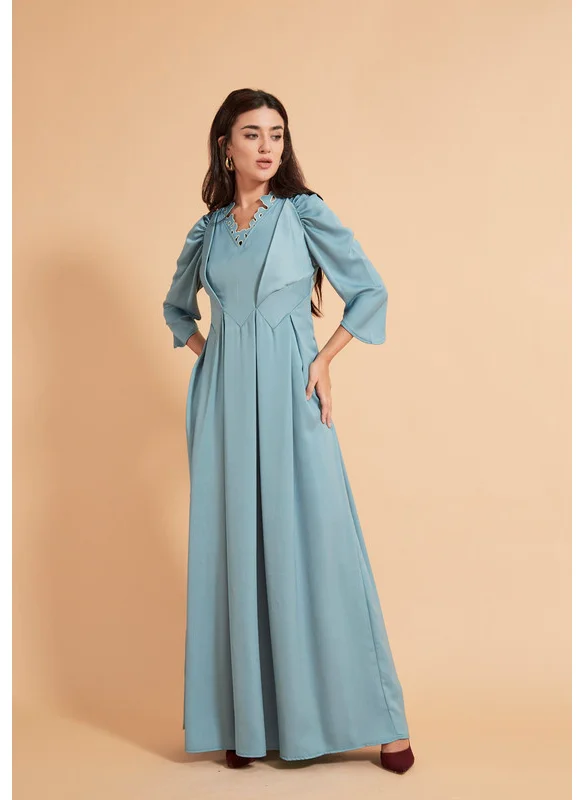 ذوق Floral Applique Raglan Gathered Sleeve Maxi Dress