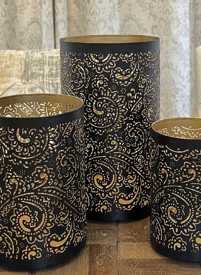 سوق ديزاينز حاملات شموع عربية - مجموعة من 3 حاملات شموع معدنية لفوانيس رمضان، للاستخدام الداخلي والخارجي باللون الذهبي  - Image 5