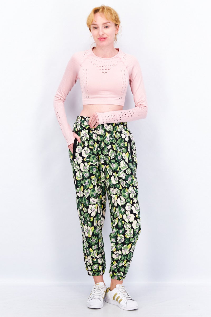 PUMA Women Sportswear Fit Floral Print Training Sweatpants, Green Combo - Image 3