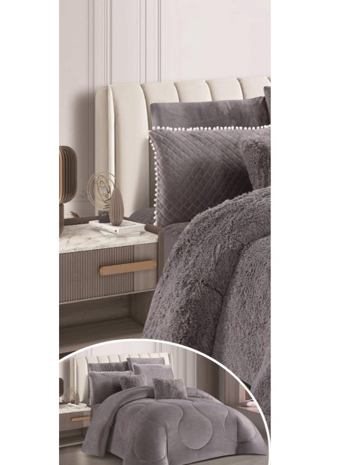 Luxurious faux fur Comforter Set  set to keep you warm on cold nights. Includes: 1 duvet (250x230cm), 1 fitted sheet (200x200cm), 4 pillowcases (75x50cm), and 2 cushions (45x45cm). - Image 2