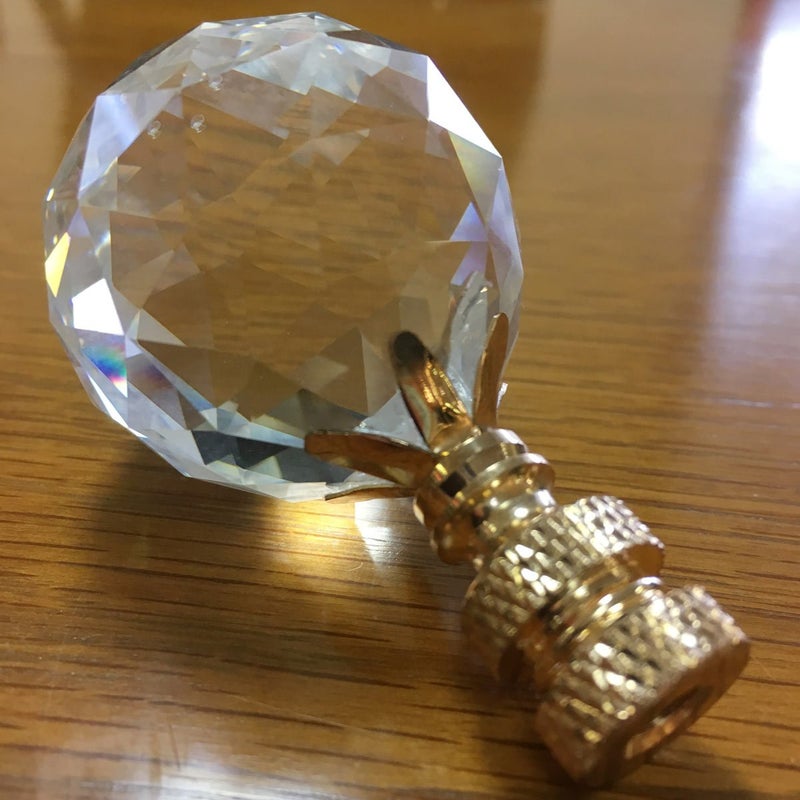 Royal Designs, Inc. Royal Designs Large Faceted Diamond Cut Clear K9 Crystal 1.75" Lamp Finial for Single Lamp Shade, Polished Brass Base - Image 2