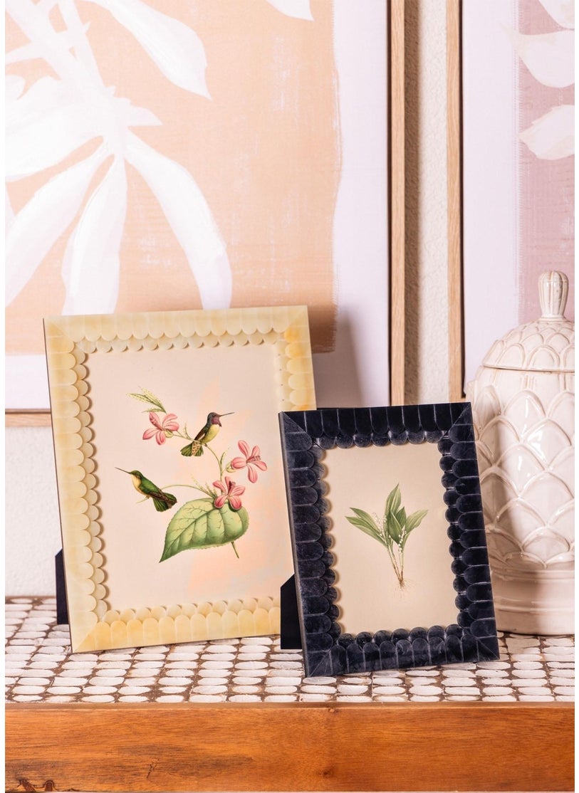 Wavy Photo Frame Yellow 25X30 cm - pzsku/Z42C5D10D8383E4CF800BZ/45/_/1741097610/c58073d6-aa5b-4ee6-b79b-d717121cbe7b