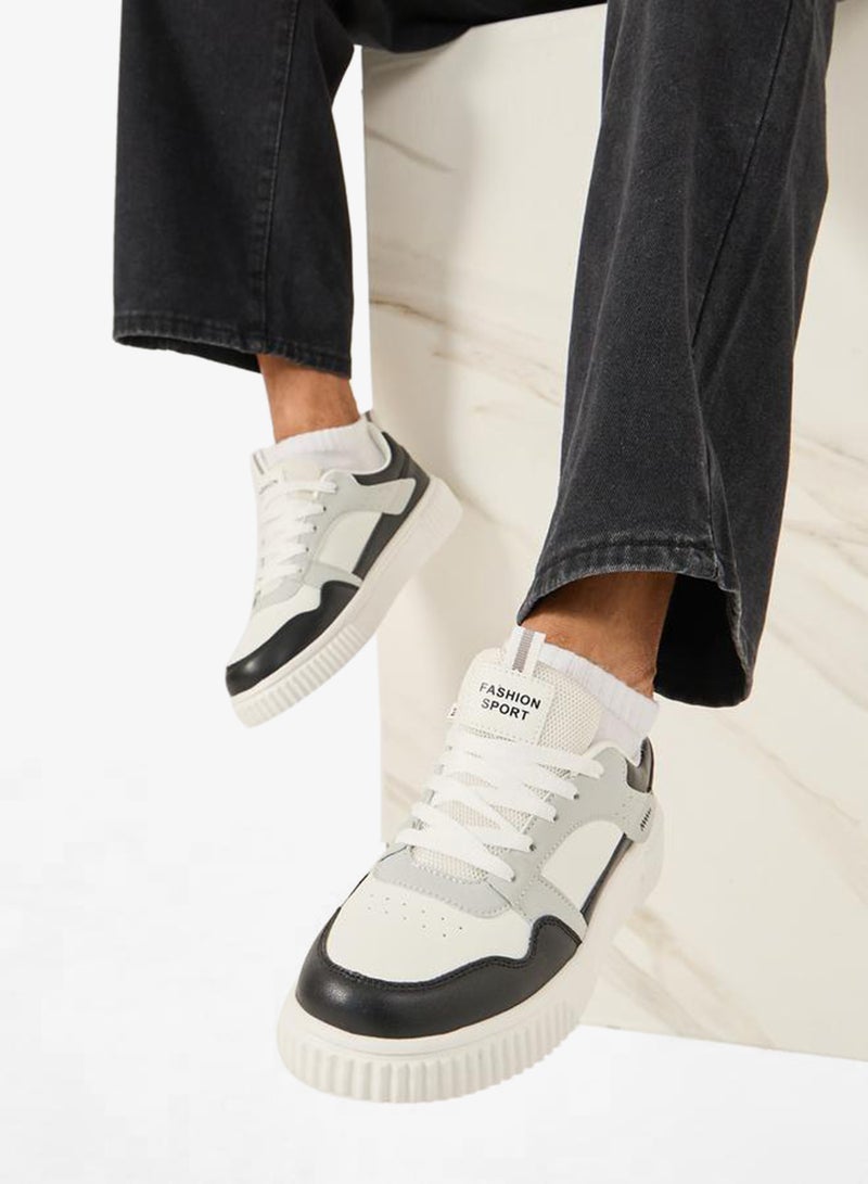 ستايلي اكتيف حذاء رياضي برباط ونعل سميك باللون الأسود - Image 2