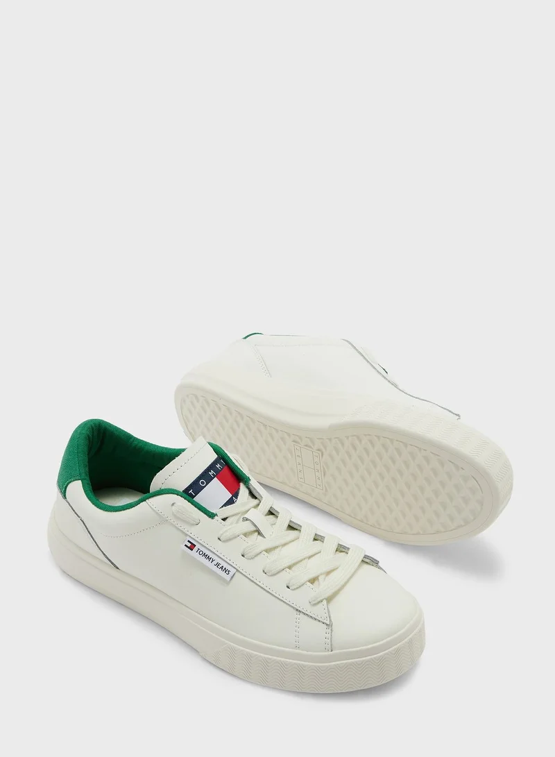 TOMMY JEANS Lace Up Low Top Sneaker