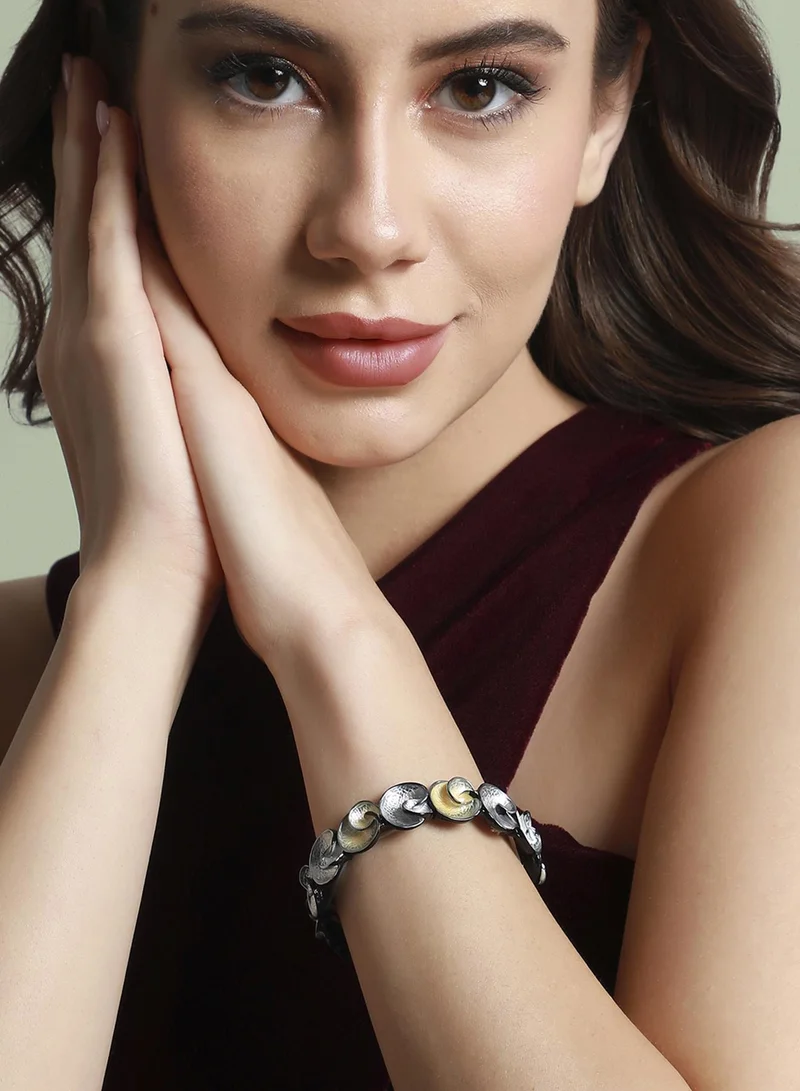 SOHI Metallic Swirl Artificial Bracelet Jewellery