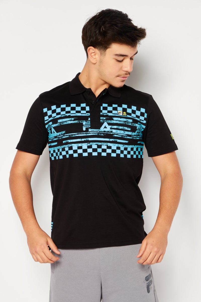 FILA قميص بولو رياضي رجالي بشعار العلامة التجارية، مجموعة سوداء - Image 1