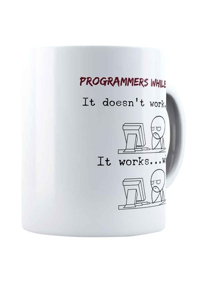 فون بلانيت مج قهوة مطبوع عليه نمط يعبر عن المبرمج والمطور أثناء البرمجة أبيض 325ملليلتر - Image 2