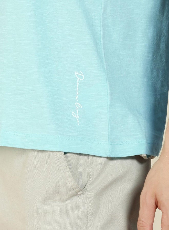 دينيس لينغو تيشيرت قطن بقصة عادية بياقة دائرية ولون أزرق متوسط - Image 5