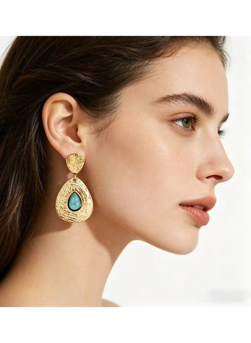 حقل أقراط نسائية مع قلادات ذهبية ذات عروق الفيروز. - Image 5