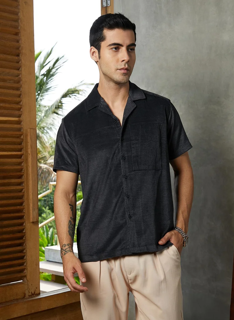 كامبوس سوترا Campus Sutra Men's Charcoal Grey Cuban Panelled Shirt For Casual Wear | Cuban Collar | Short Regular Sleeves | Button Closure | Shirt Crafted With Comfort Fit For Everyday Wear