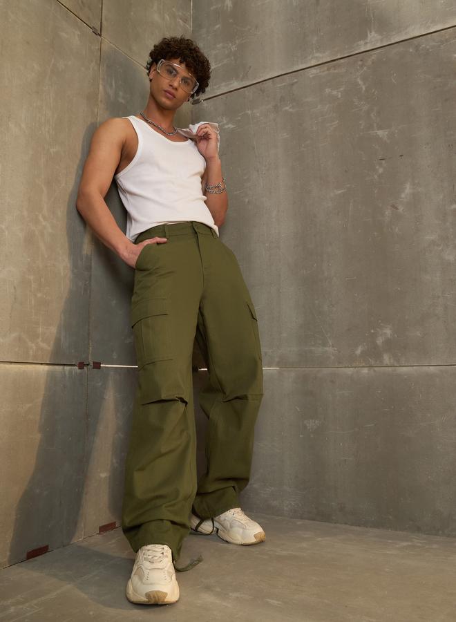 ساسافراس بنطلون كارغو واسع الساق من قماش الساسافراس الأخضر - Image 2