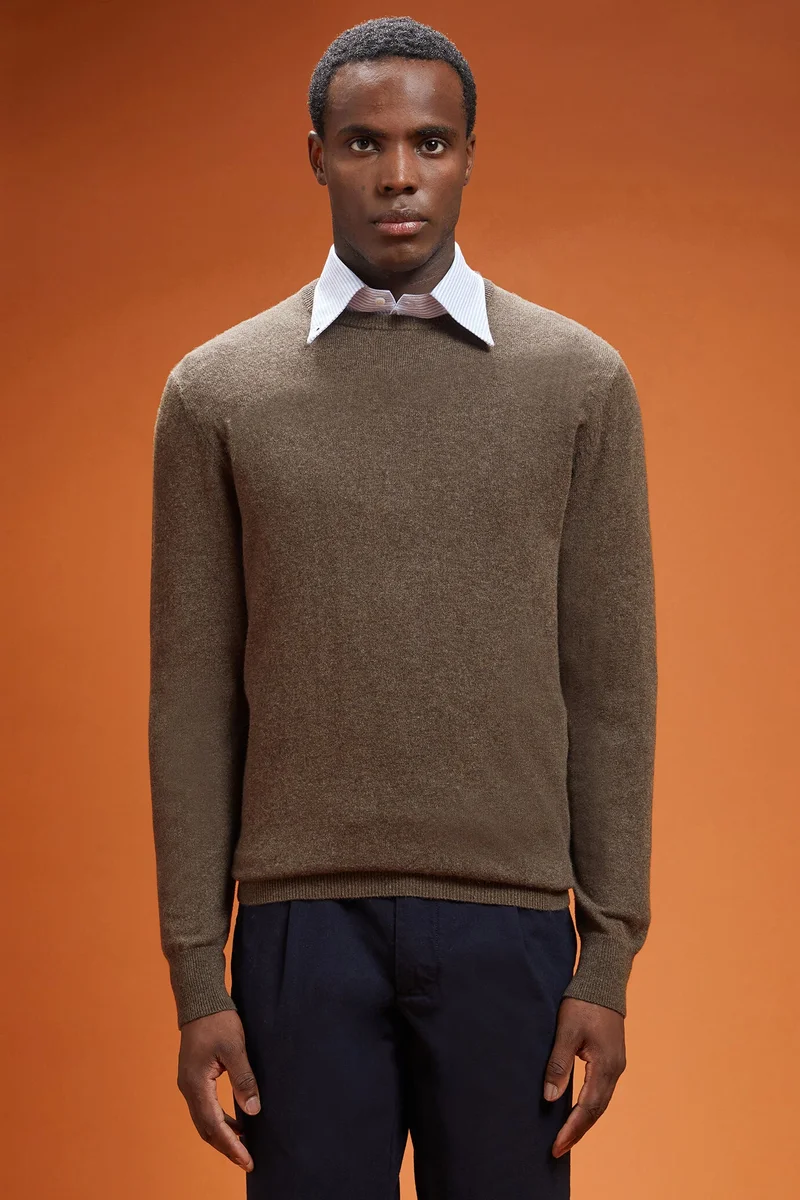 Men's regular fit crew neck jumper in 100% cashmere - LT Brown