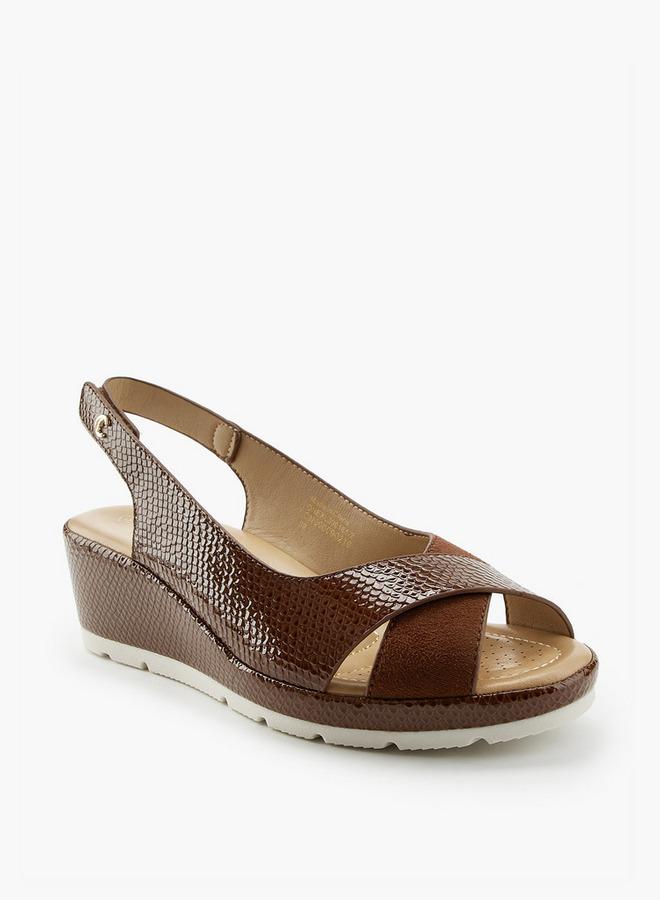 لو كونفورت صنادل بكعب إسفين بنقوش نسائية - Image 3