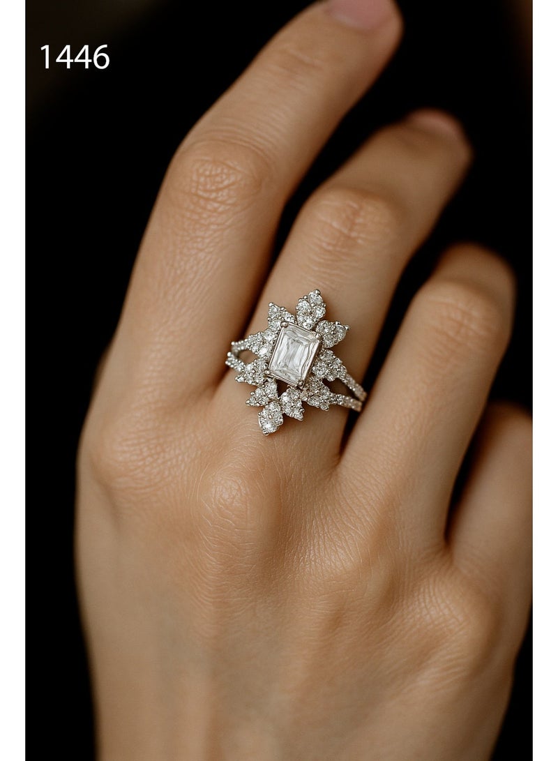 ثري دايموندز خاتم سيلفر فاخر مطلي بلاتين وروديوم بتصميم نجمي – فري سايز ولمعة تخطف العين - Image 1