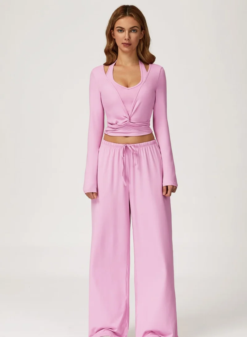 كون.يوغا 2 Piece Set Including a V-Neck Halter Bra And A Long-Sleeve Crop Top