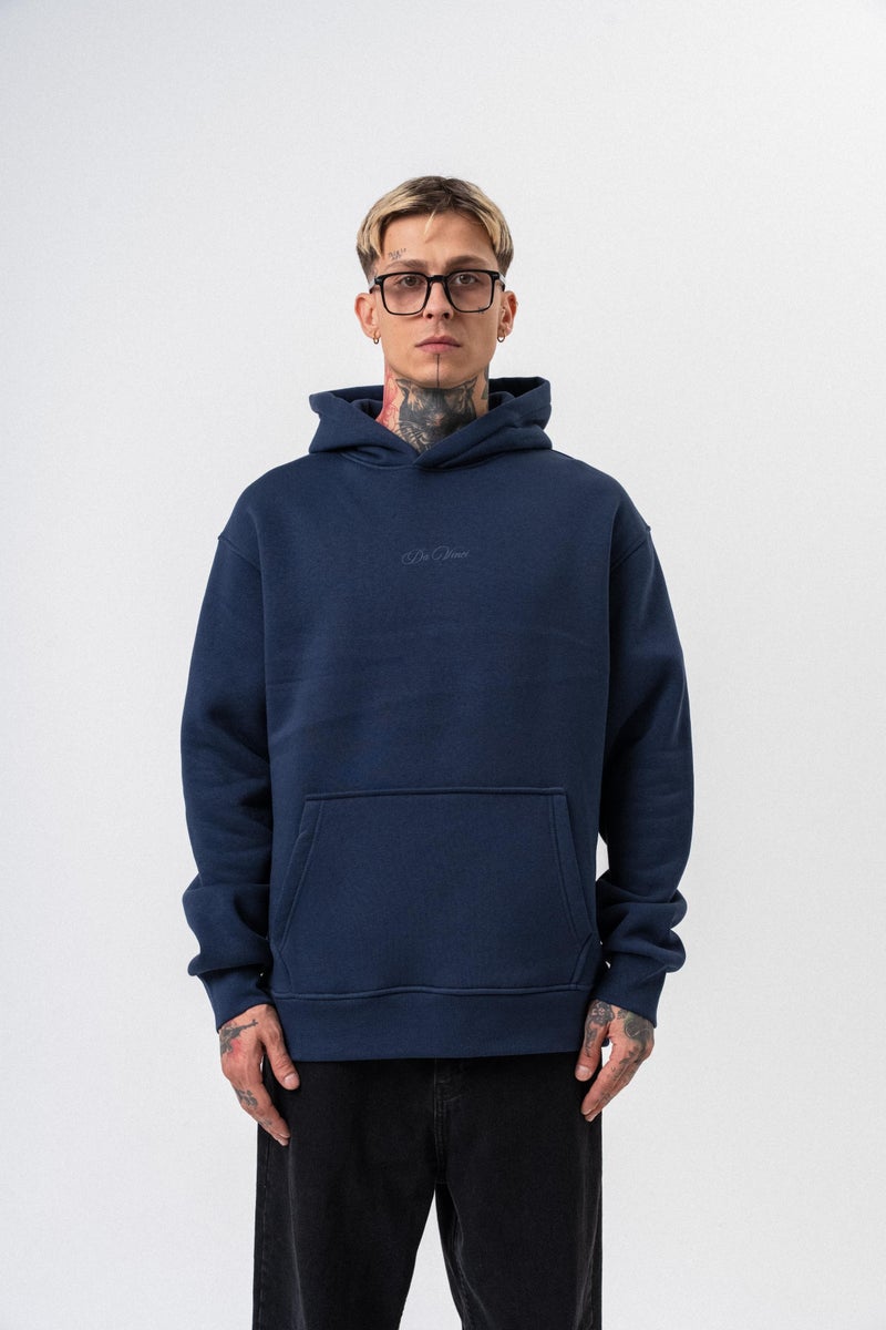 ريسباير هودي رجالي واسع (Oversize) بغطاء رأس مطبوع بعبارة "Da Vinci" لون كحلي - Image 2