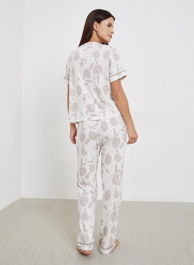 Styli All-Over Print V Neck Top and Long Pyjama Set - Image 5