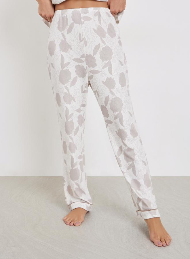 Styli All-Over Print V Neck Top and Long Pyjama Set - Image 4