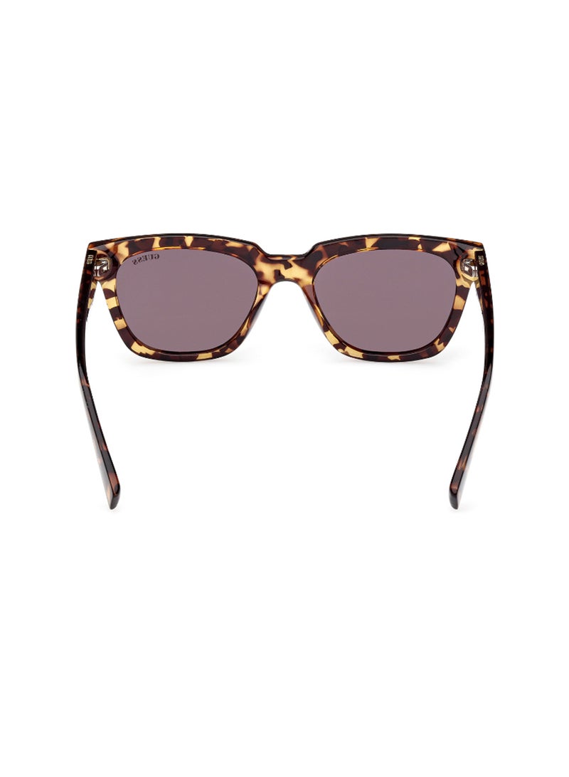 GUESS Unisex UV Protection Square Shape Sunglasses - GU826552A53 - Lens Size: 53 Mm - Dark Havana - Image 4