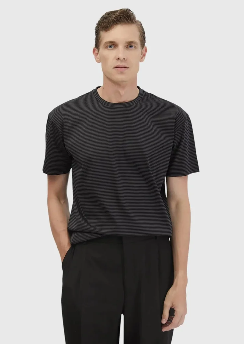 رامسي تيشيرت أسود مخطط برقبة دائرية مصنوع من القطن بنسبة 100%