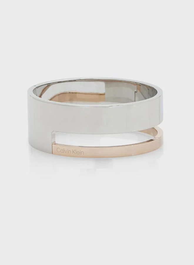 كالفن كلاين أساسيات هندسية