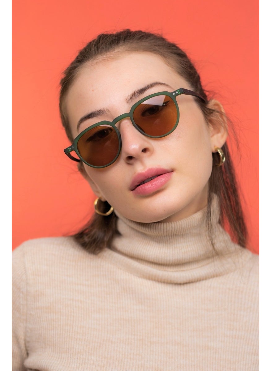 Focus On Wilson Matte Green Unisex Sunglasses  - Image 3