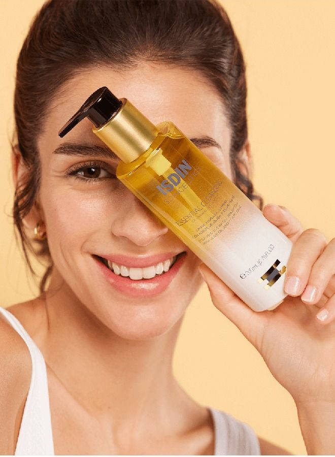 إيسدن Isdinceutics Essential Cleansing Oil Based Facial Cleanser 200ml - Image 3