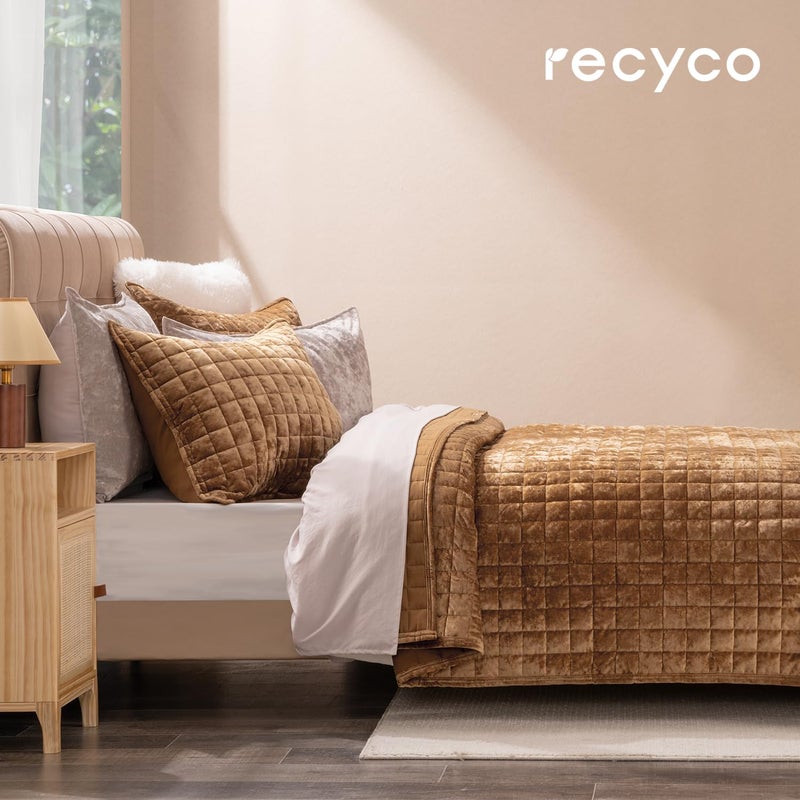 RECYCO Luxury Velvet Quilt Set, California King 118'' x 106'' Oversized Bedspread, Ultra Soft Velvet Comforter, Lightweight Box Stitch Bedding Sets for All Season, with 2 Shams, Caramel Gold - Image 3