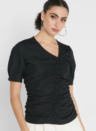 Ginger Solid Ruched Top