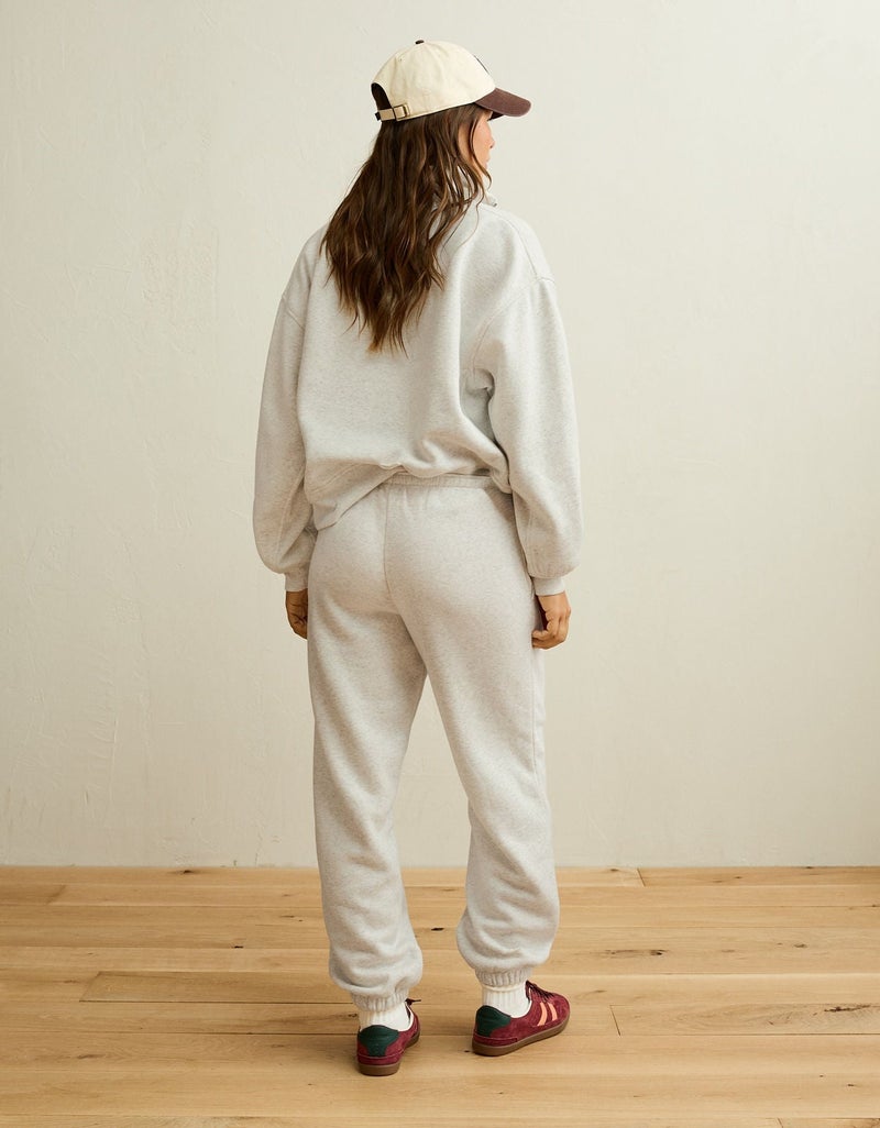 American Eagle AE Everyday Luxe Low-Rise Baggy Jogger - Image 2