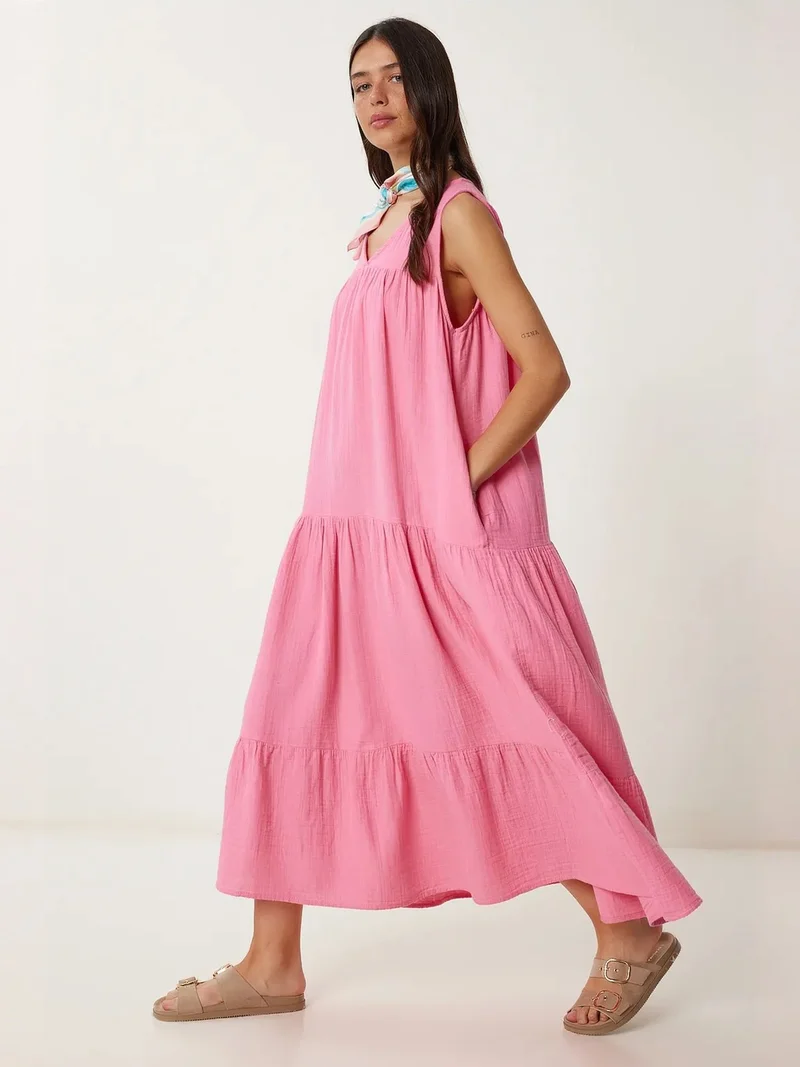 السعادة في إسطنبول ISTANBUL Frilly V-Neck Midi Dress