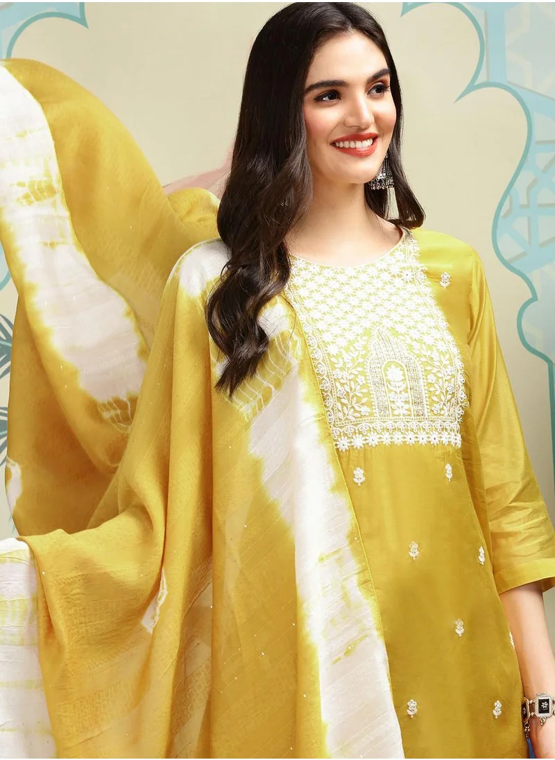 آي شين Women Mustard Kurta Set With Dupatta