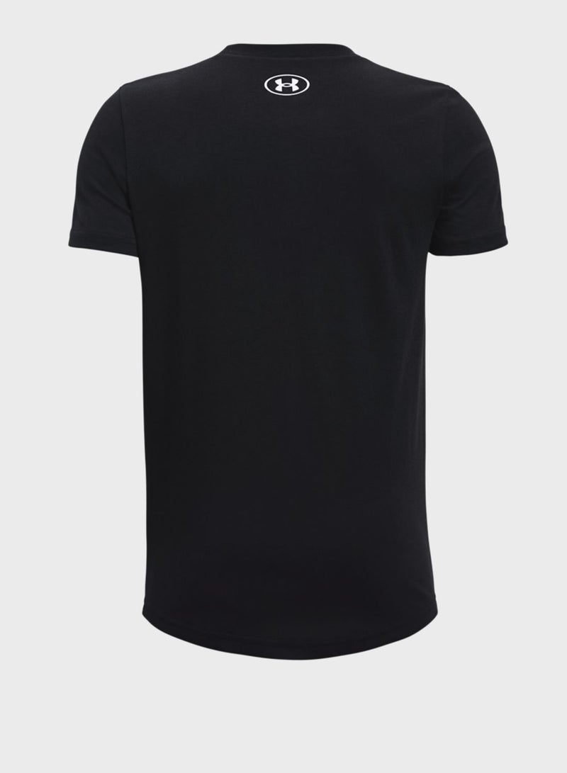 UNDER ARMOUR Boys' Sportstyle Left Chest Logo Short Sleeve T-shirt  - Image 2