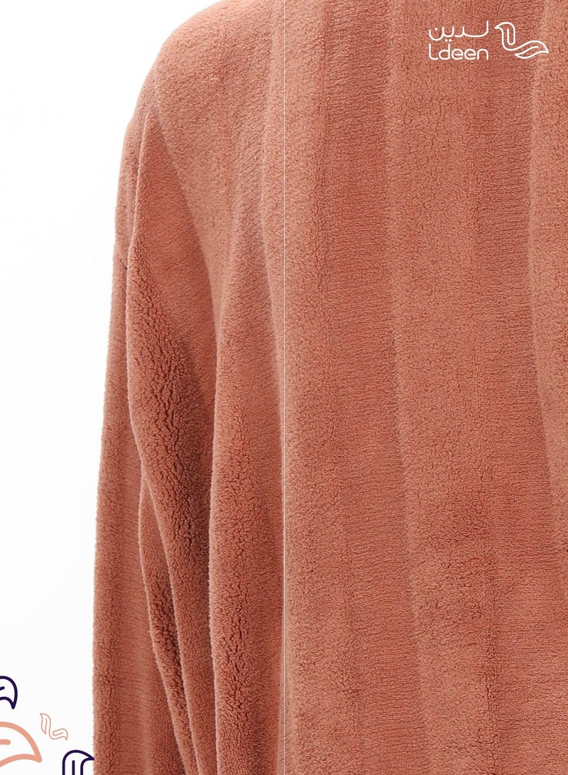 لدين روب استحمام مريح وعملي،  ناعم جداً على البشرة مصنوع من خامة كورال فليس المطوّرة، بقدرة عالية على الامتصاص - Image 5