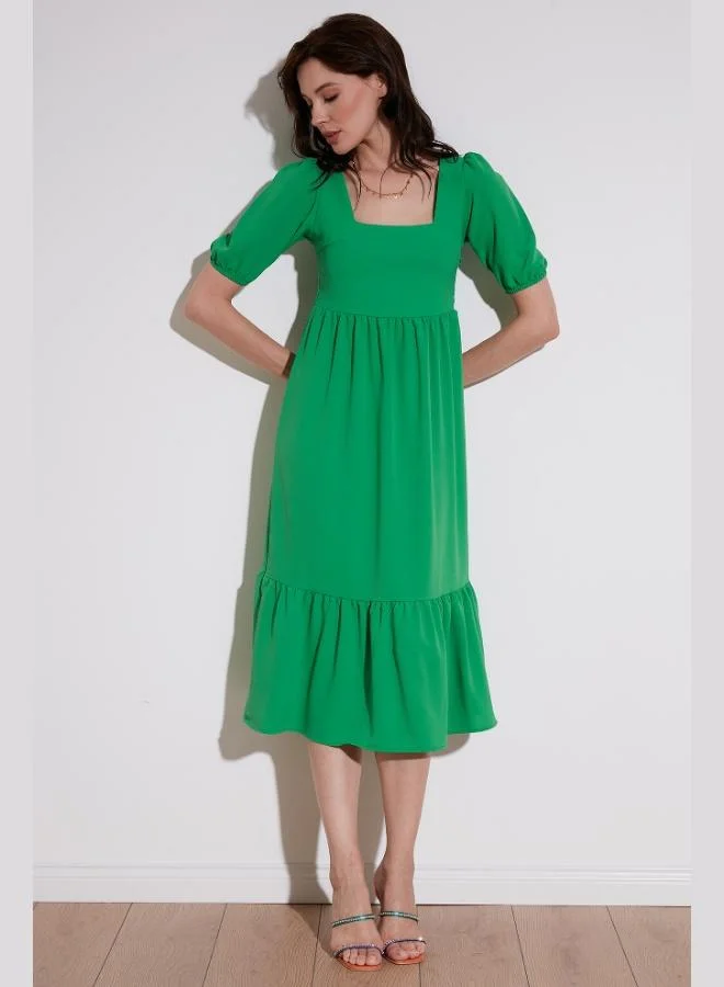 ليلا ليلا فستان طويل مريح بياقة مربعة وكشكش للنساء