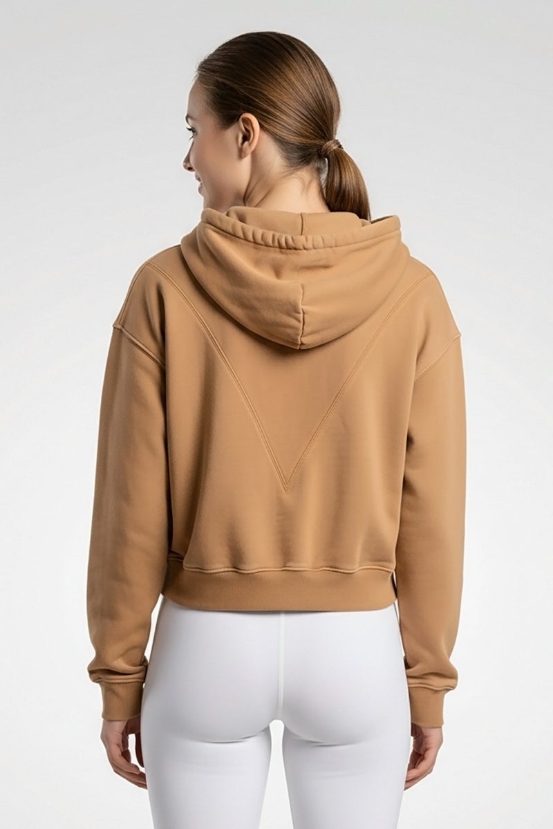Reebok هودي سفر نسائي بأكمام طويلة بلون بني - Image 2