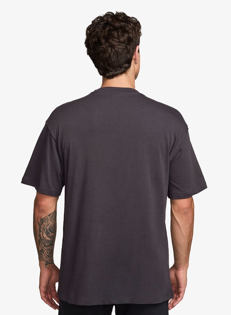Nike Nsw Lifestyle Am Day Plus T-Shirt - Image 2