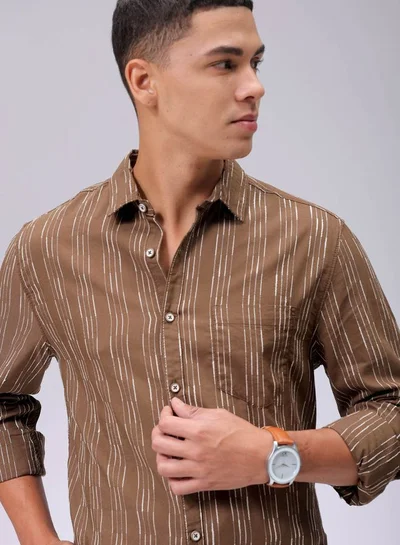 The Indian Garage Co Men Slim Fit Striped Full Sleeves Cutaway Collar Casual Shirt
