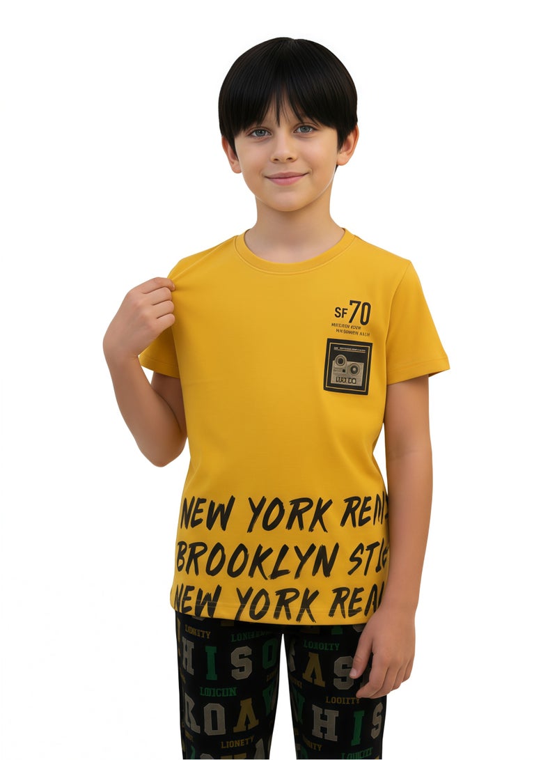 جوانا طقم بيجاما أولادي بطبعة نيويورك بروكلين، قميص نص كم وبنطال طويل، أصفر/أسود - Image 3