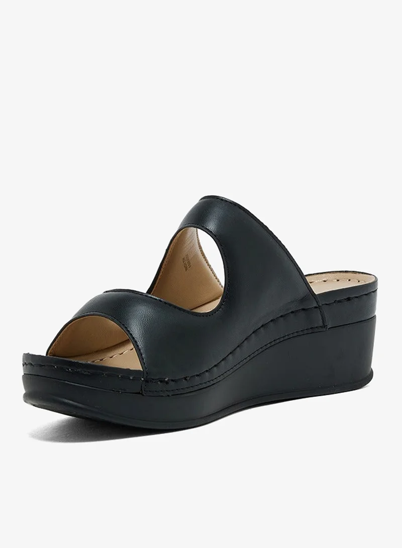 فينتشي صندل بكعب منخفض وشريط واحد