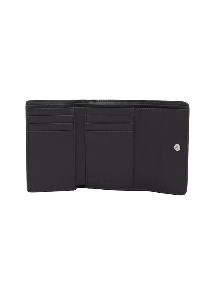 CALVIN KLEIN SMALL TRIFOLD WALLET  - Image 4