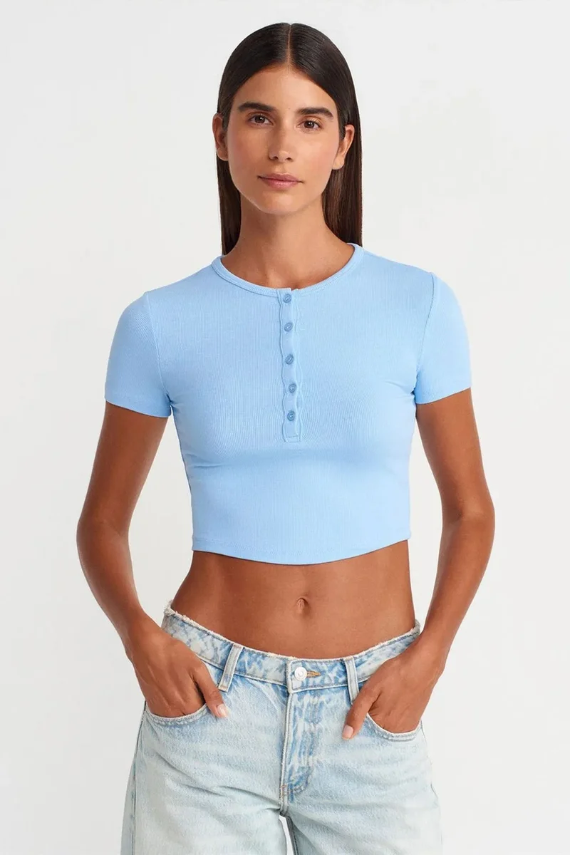 DILVIN Slim Fit Crop Blouse With Buttons