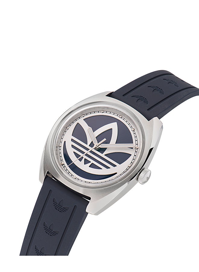 Adidas حافظة SST فضية وزرقاء داكنة بقرص شمسية زرقاء داكنة وحزام سيليكون زرقاء داكنة - Image 2